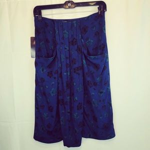 Zara Navy Floral Skirt with pockets size XS
